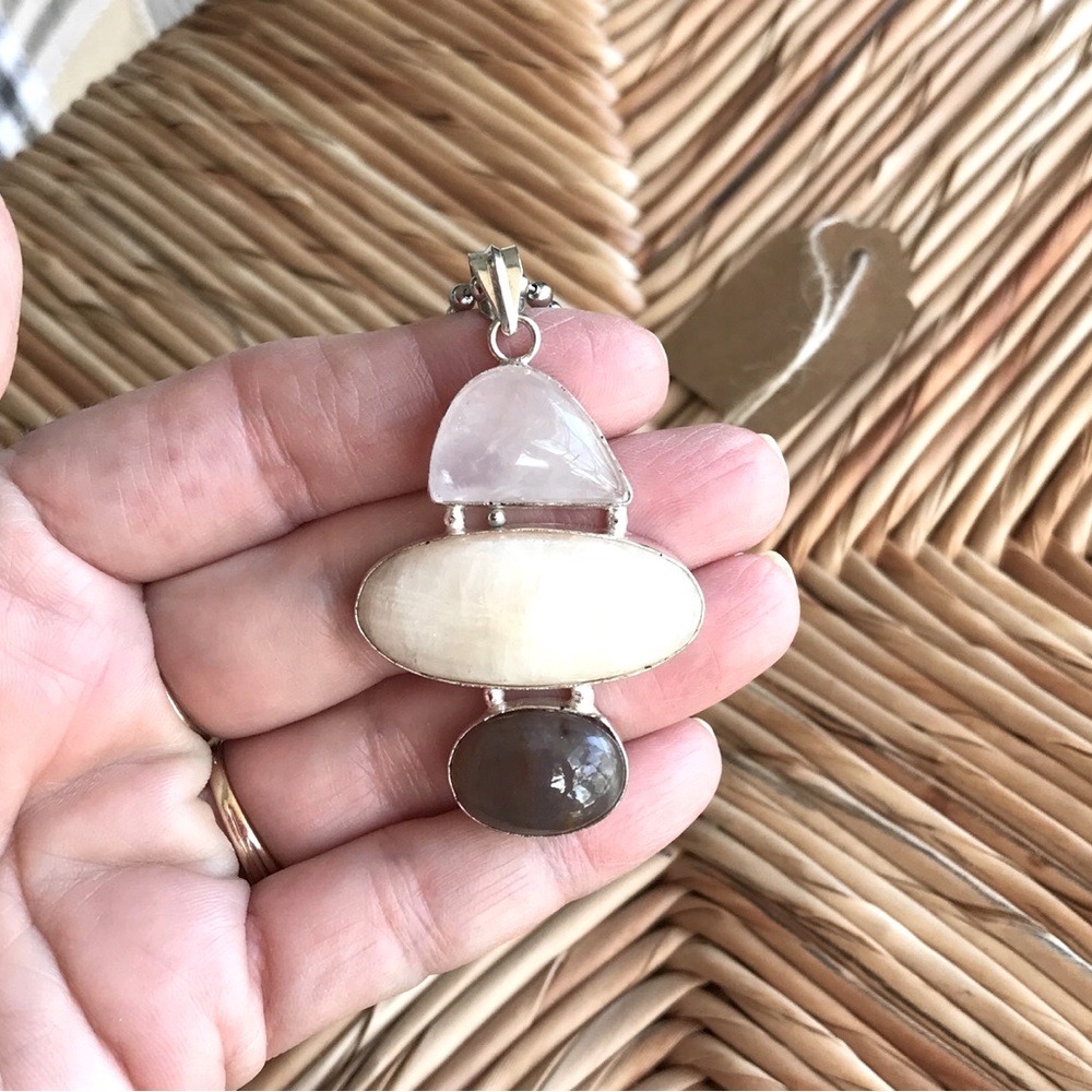 Adorable rustic pendant of Rose Quartz, Scolecite and labradorite , so cute!!